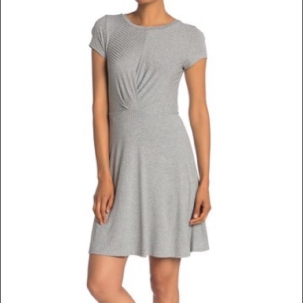 NWOT! Vanity Room Ribbed Cap Sleeve Skater Dress